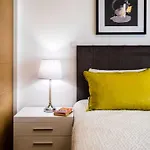 Coolhouses Lagos, 2 Bed Stylish Flat, Rooftop Shared Pool, Clayheart アパート *