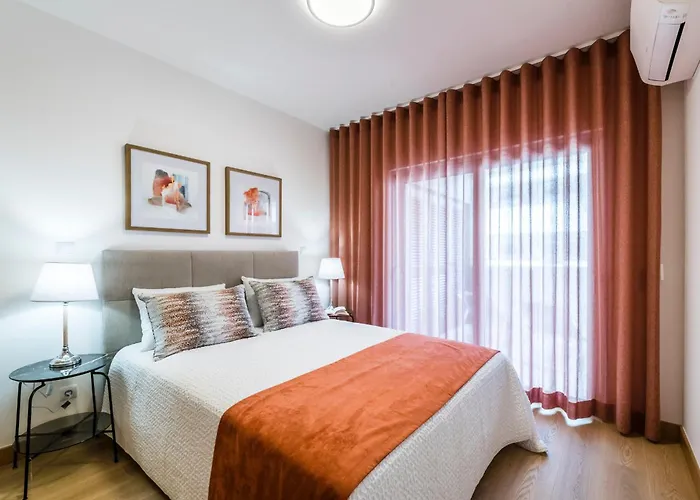 Coolhouses Lagos, 2 Bed Stylish Flat, Rooftop Shared Pool, Clayheart アパート *