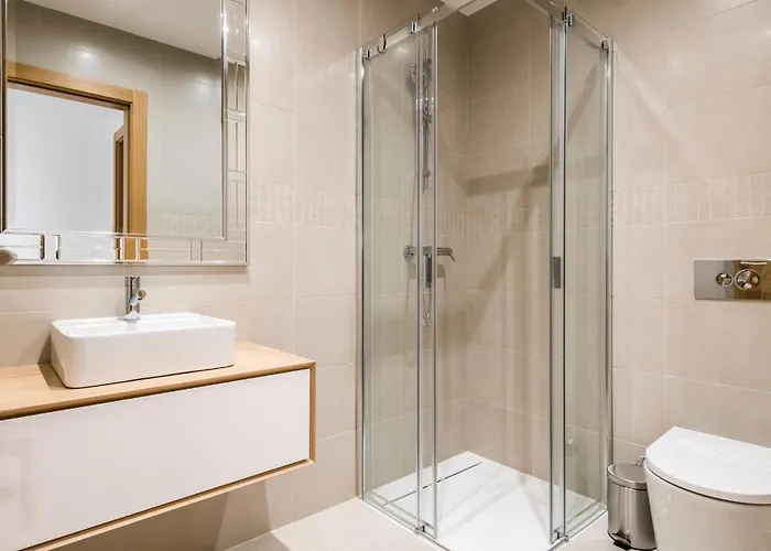 アパート Coolhouses Lagos, 2 Bed Stylish Flat, Rooftop Shared Pool, Clayheart