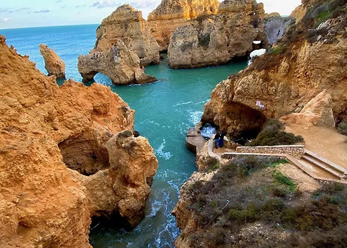 Coolhouses Lagos, 2 Bed Stylish Flat, Rooftop Shared Pool, Clayheart