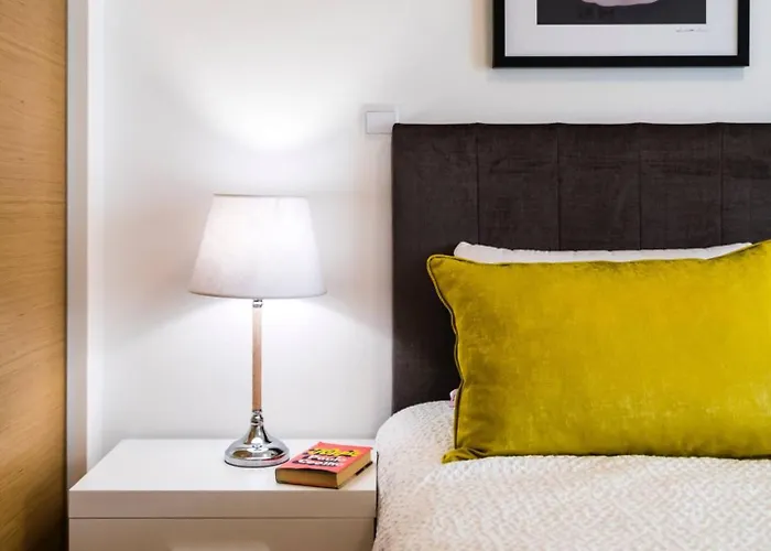 Coolhouses Lagos, 2 Bed Stylish Flat, Rooftop Shared Pool, Clayheart アパート *