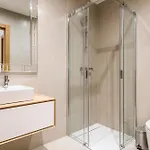 Lägenhet Coolhouses Lagos, 2 Bed Stylish Flat, Rooftop Shared Pool, Clayheart